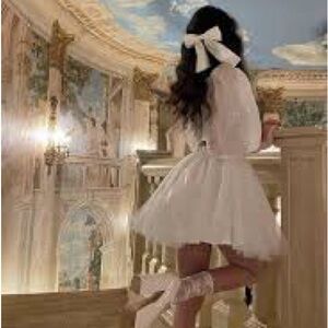 Meet your Posher Rhea!